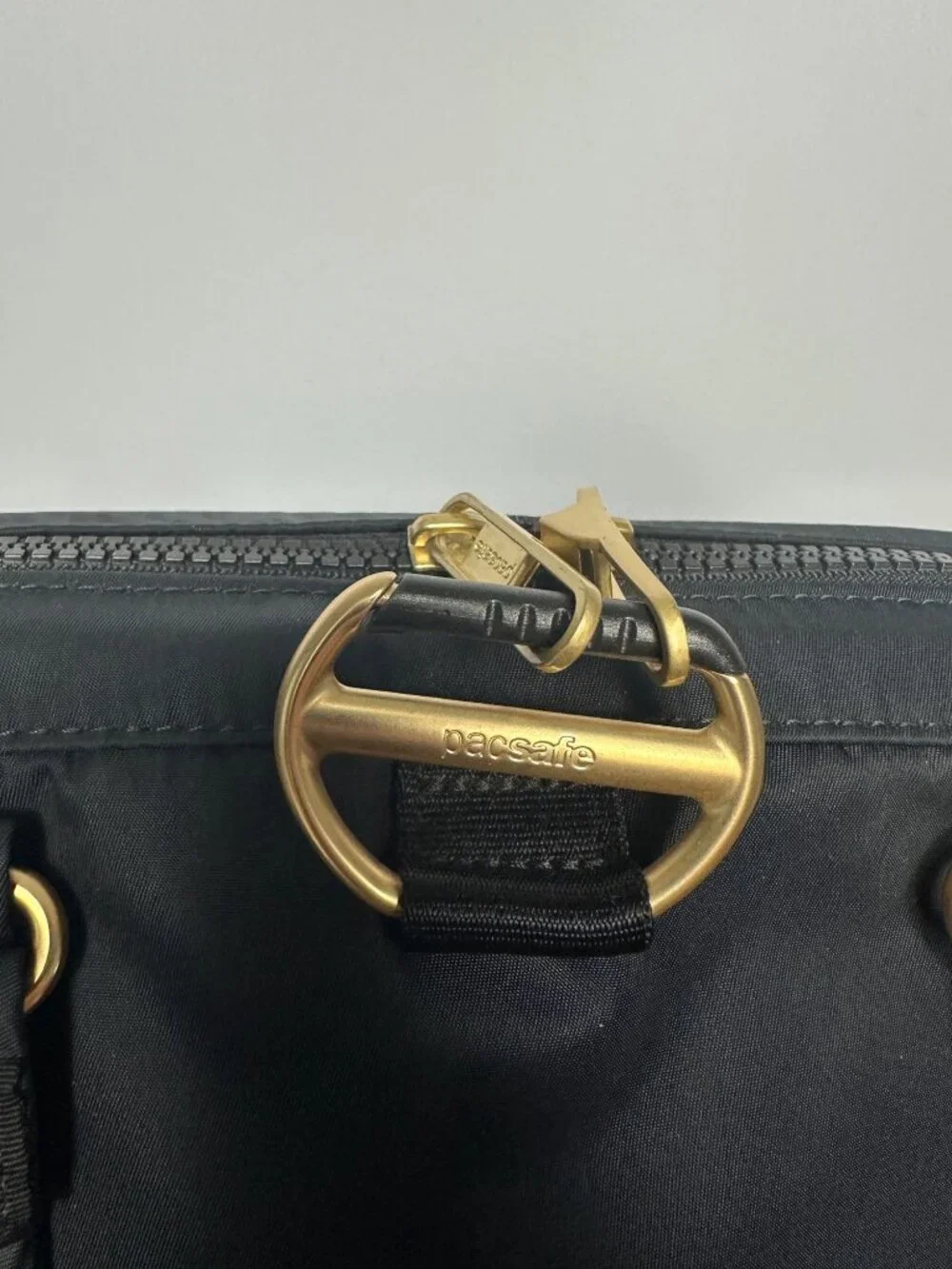 Pacsafe sleek secure